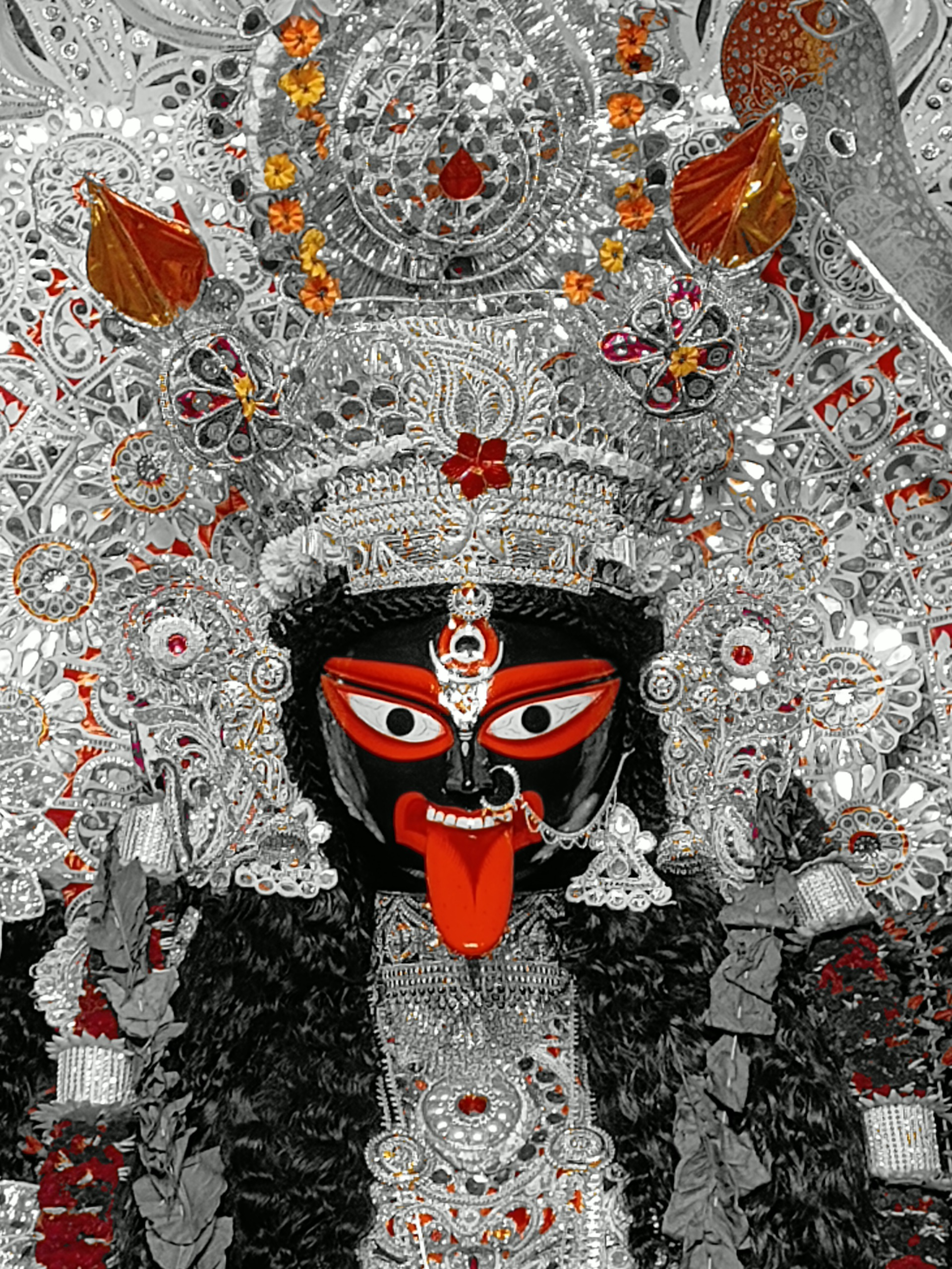 Maa Kali idol at Agarpara Sabai Sangha, crowned in silver filigree